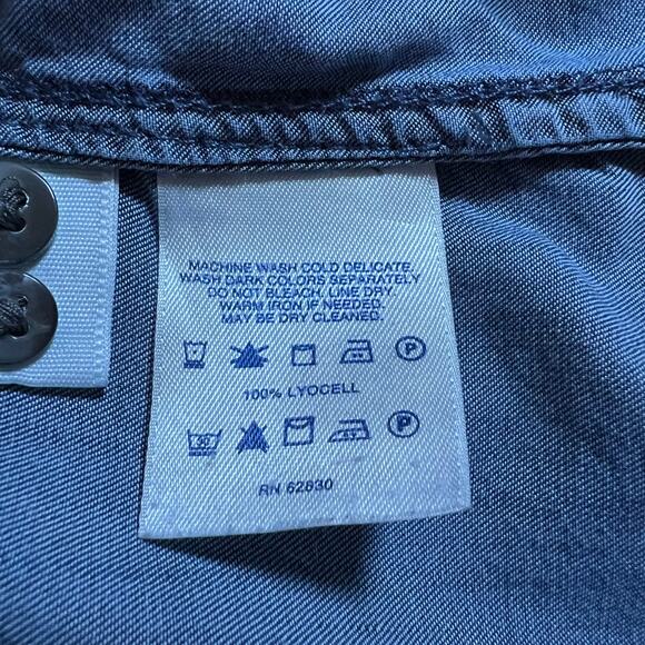 Lands' End Split Neck Lyocell Chambray Tunic Shirt Size 8 Lightweight Coastal - Picture 7 of 9